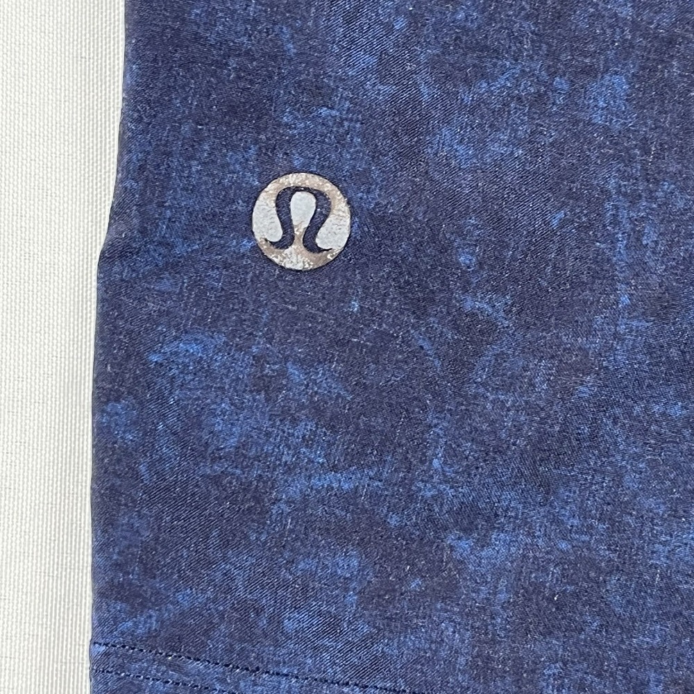 Lululemon Men's‎ T.H.E. Linerless Short 9" Size Large Blue LM7AGCS - Picture 3 of 8